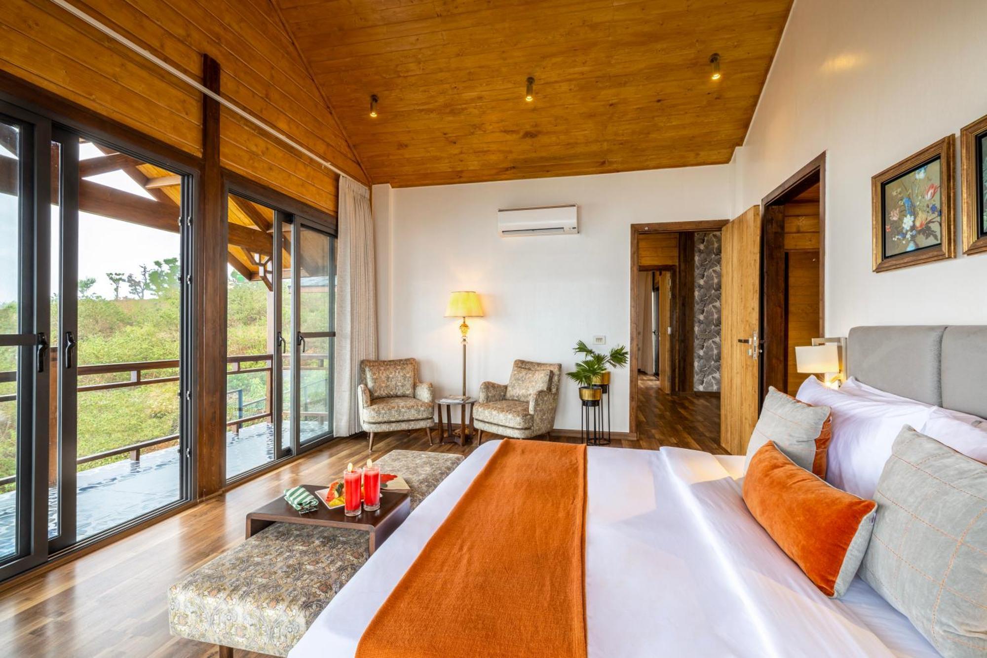 Ama Stays & Trails Kashi House, ริชิเคช ภายนอก รูปภาพ