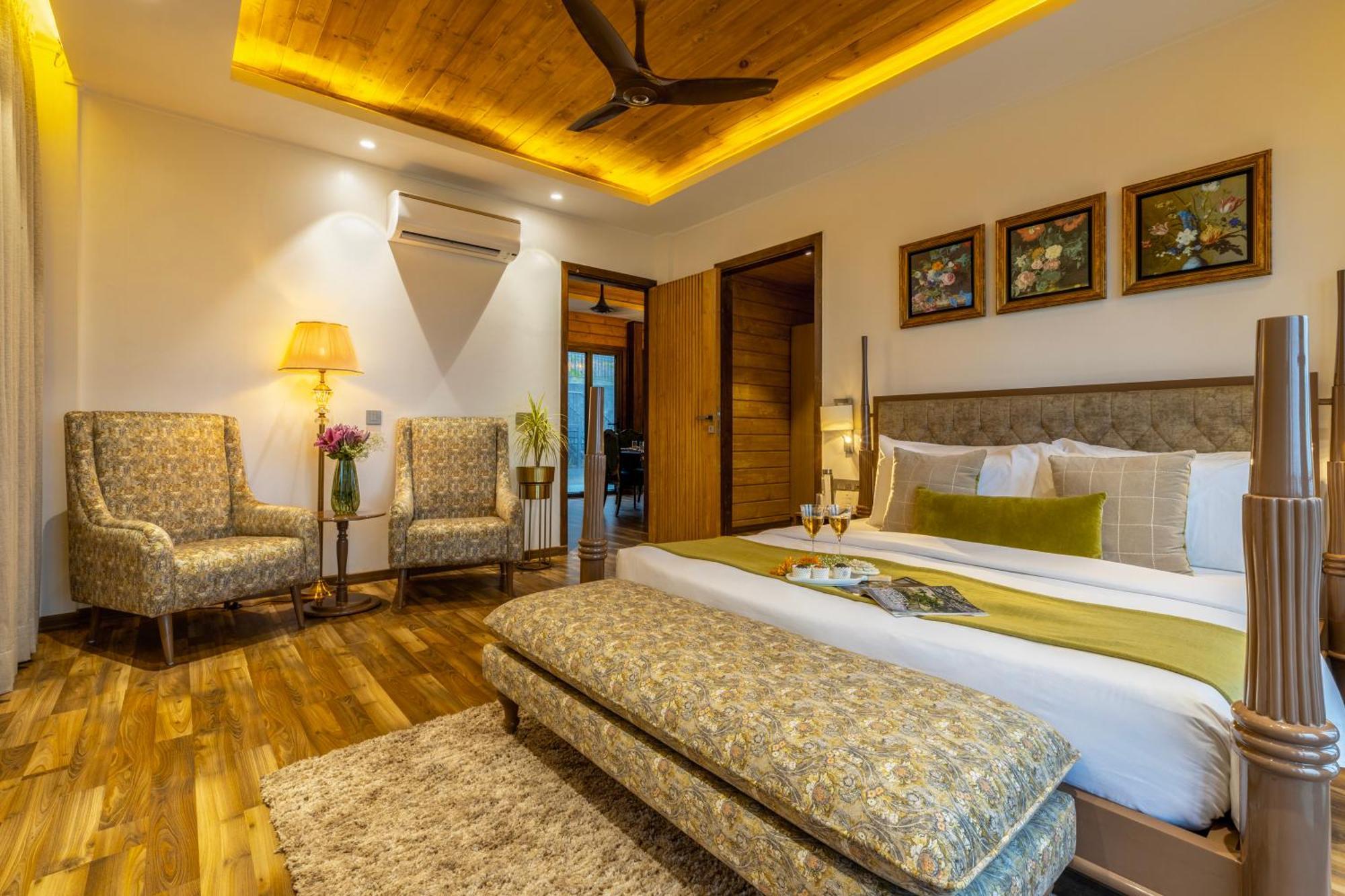 Ama Stays & Trails Kashi House, ริชิเคช ภายนอก รูปภาพ