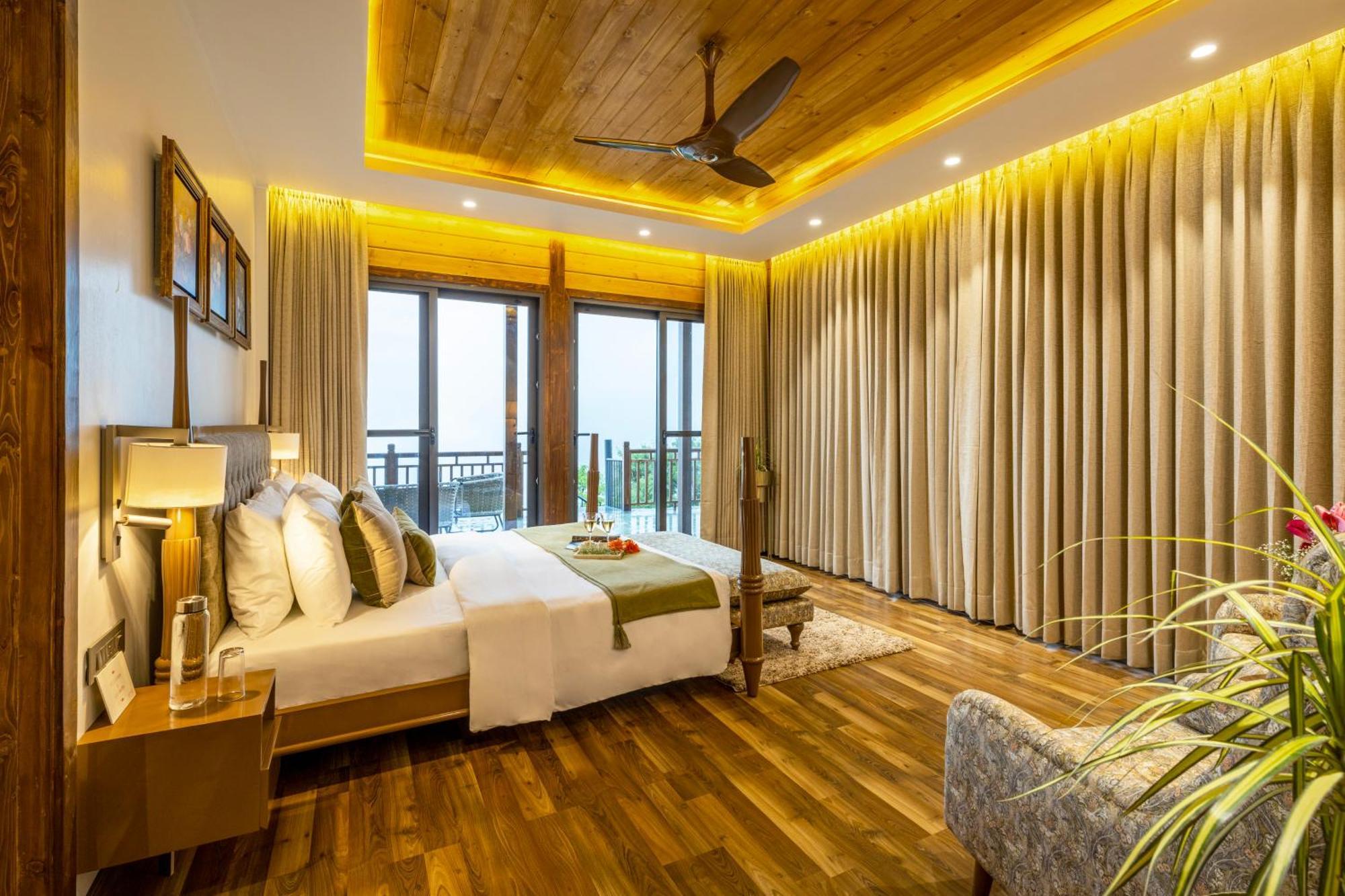 Ama Stays & Trails Kashi House, ริชิเคช ภายนอก รูปภาพ