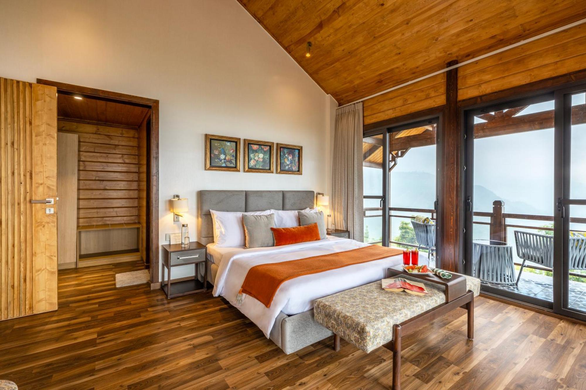 Ama Stays & Trails Kashi House, ริชิเคช ภายนอก รูปภาพ