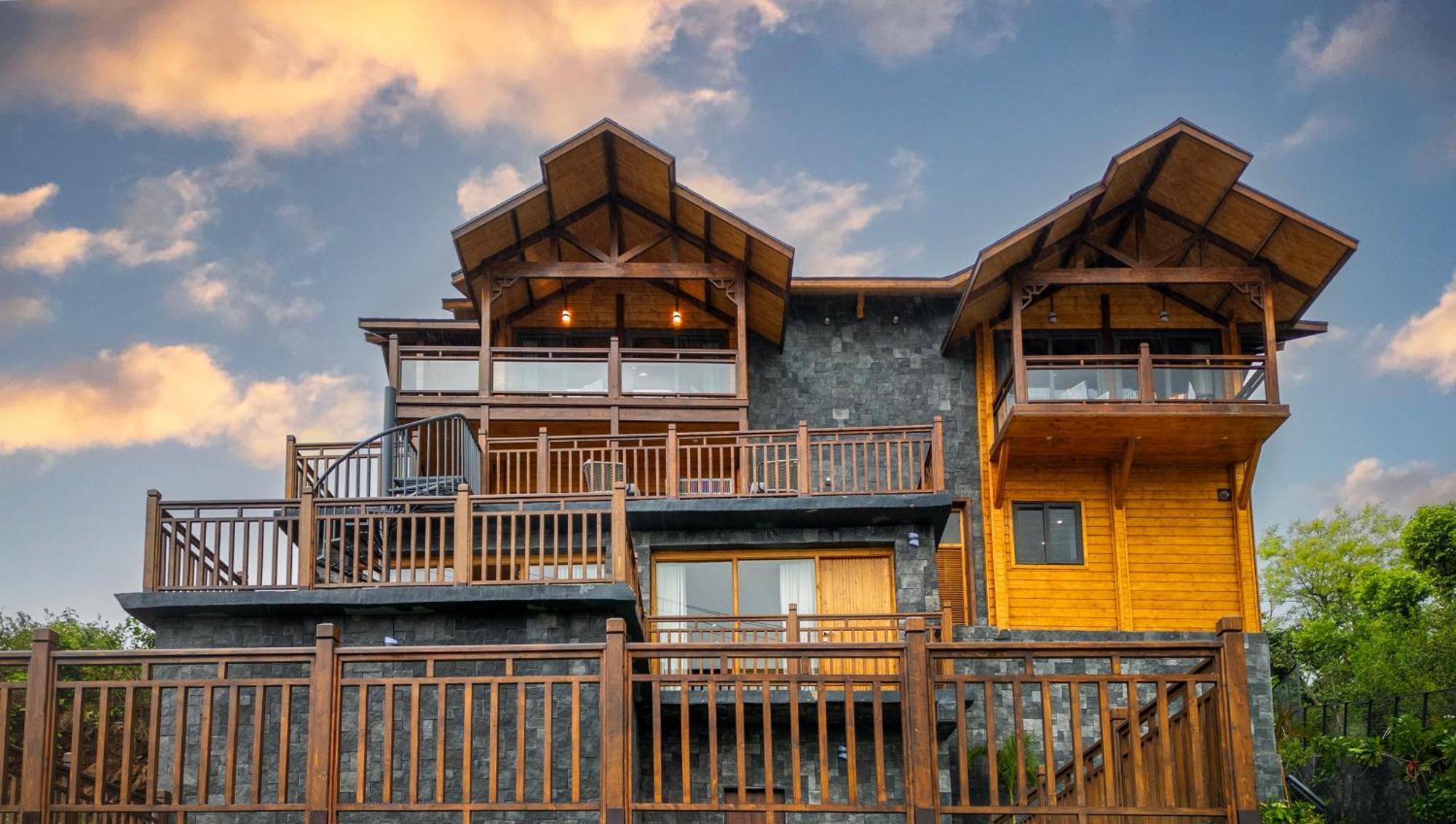 Ama Stays & Trails Kashi House, ริชิเคช ภายนอก รูปภาพ