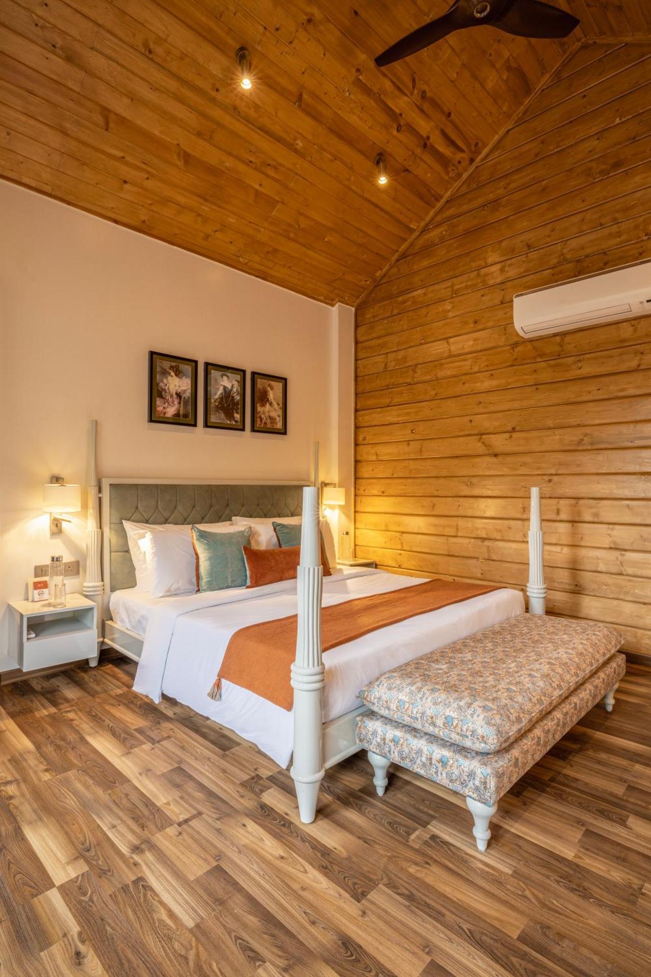 Ama Stays & Trails Kashi House, ริชิเคช ภายนอก รูปภาพ