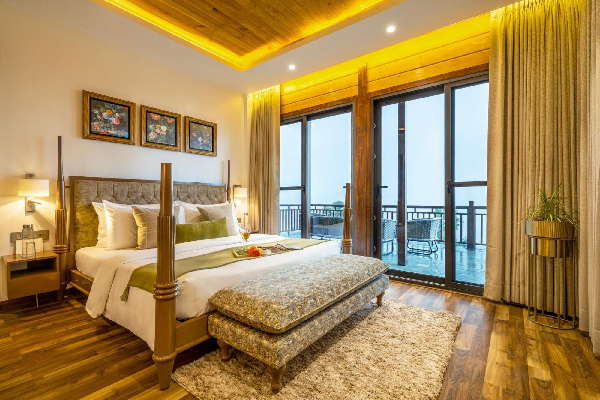 Ama Stays & Trails Kashi House, ริชิเคช ภายนอก รูปภาพ